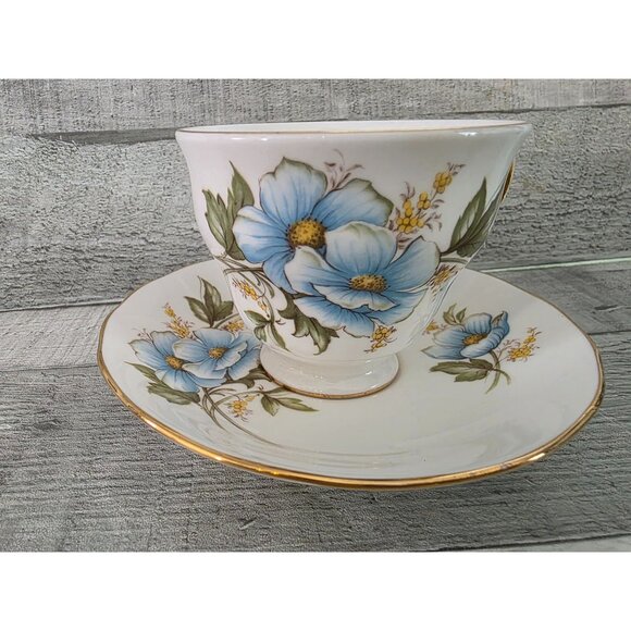 Vintage Queen Anne Fine Bone China Cup & Saucer Gold Trim Blue & Yellow Flowers - Picture 2 of 6